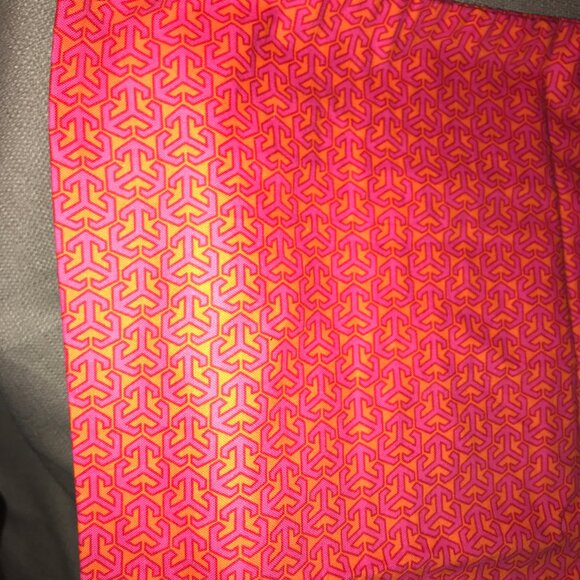 Large Tory Burch Drawstring Dustbag - Picture 5 of 9